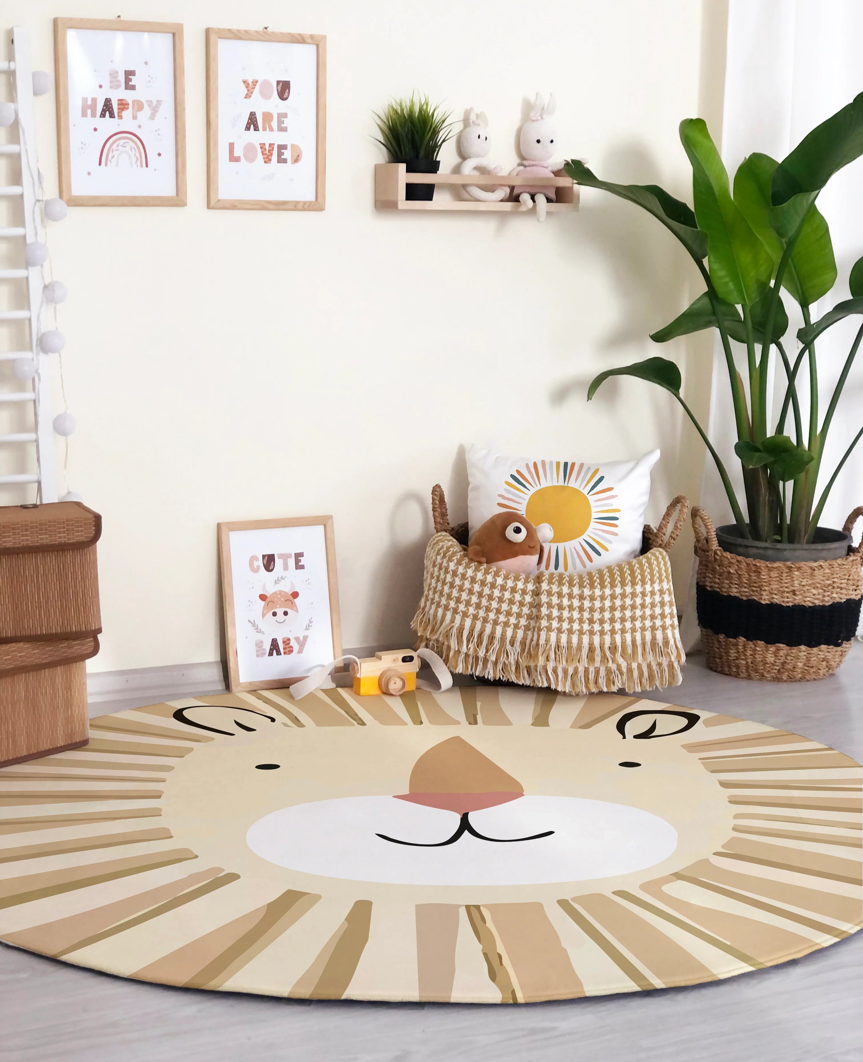 Scandinavian Lion Pattern Round Rug Model