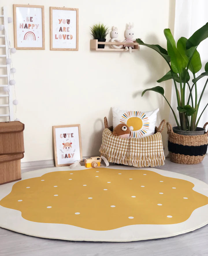 Round Rug with Frame Pattern Design